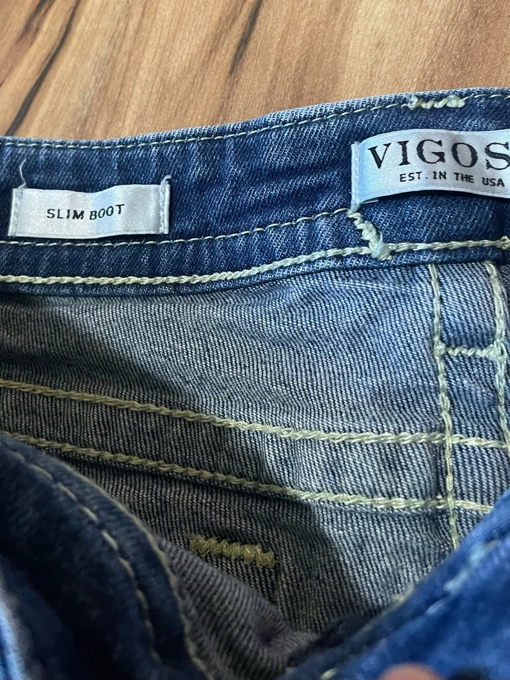 Vigoss Slim Bootcut Jeans Blue Distressed Whiskered Embroidered  V-Pocket Size 8
